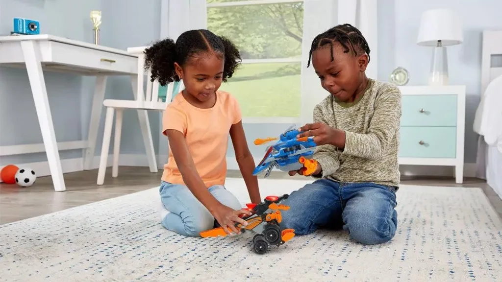 Engedjük szárnyalni a gyerekek képzeletét a Switch and Go 2-in-1 Spino Speedster-rel!