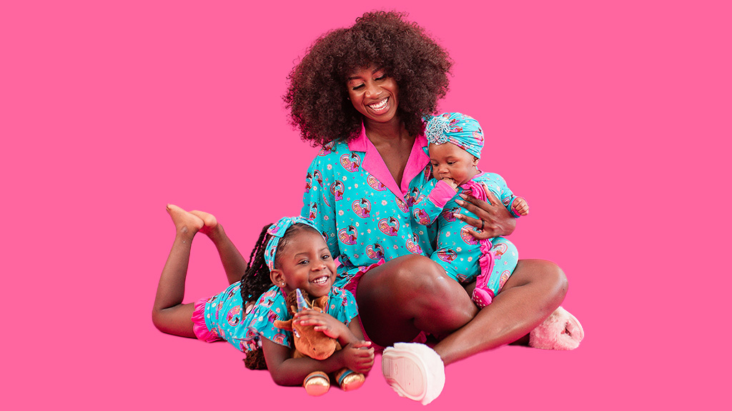 Kényelmes divatfúzió: a Sweet Peas összefog az Afro Unicornnal egy új kollekcióért
