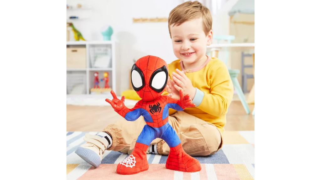 Lesd el a szuperhős mozdulatokat ezen a nyáron a Táncoló és mászó Pókemberrel!