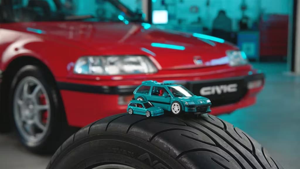 A Hondák egyenesen a Mattel Brick Shop garázsába tartanak
