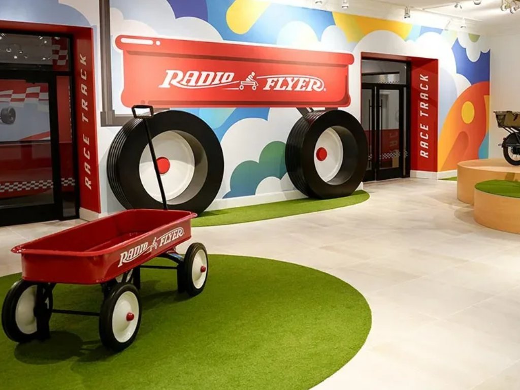 A Radio Flyer megnyitja első üzletét