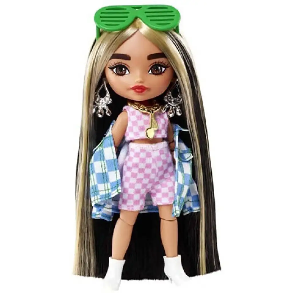 Barbie Extravagáns mini baba kockás ruhában - Mattel kép 3