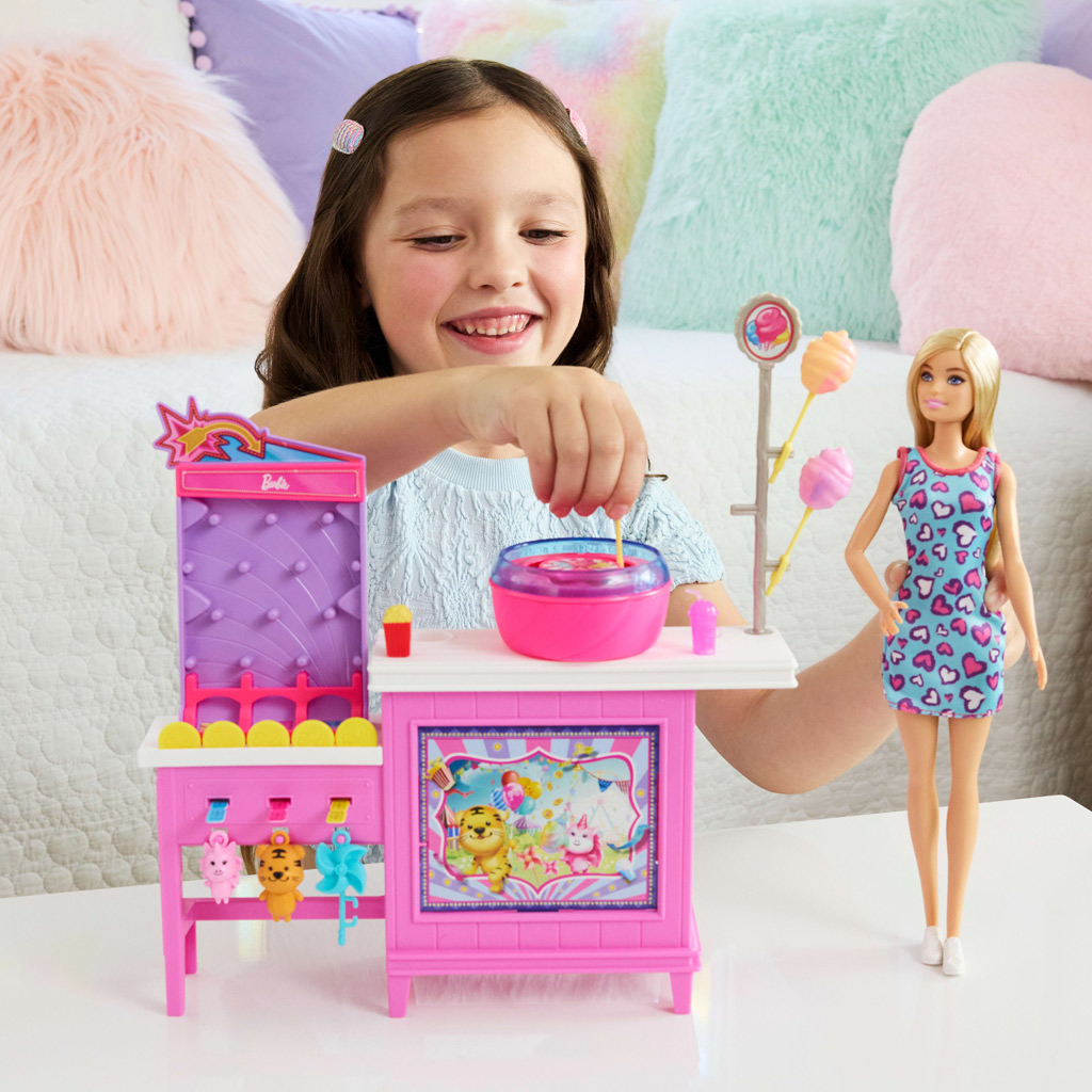 Barbie Mysteries: Beach Detectives - Vattacukor stand játékszett babával - Mattel kép 3