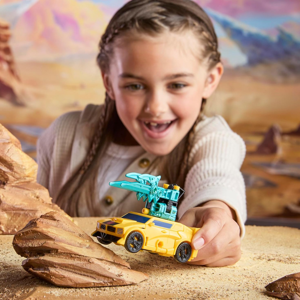 Transformers Cyberworld: Űrdongó átalakítható robotfigura - Hasbro kép 4
