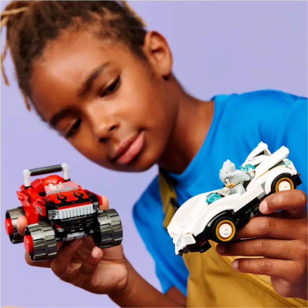LEGO® Sonic the Hedgehog™: Silver autója Knuckles monster truckja ellen (77118) kép 5