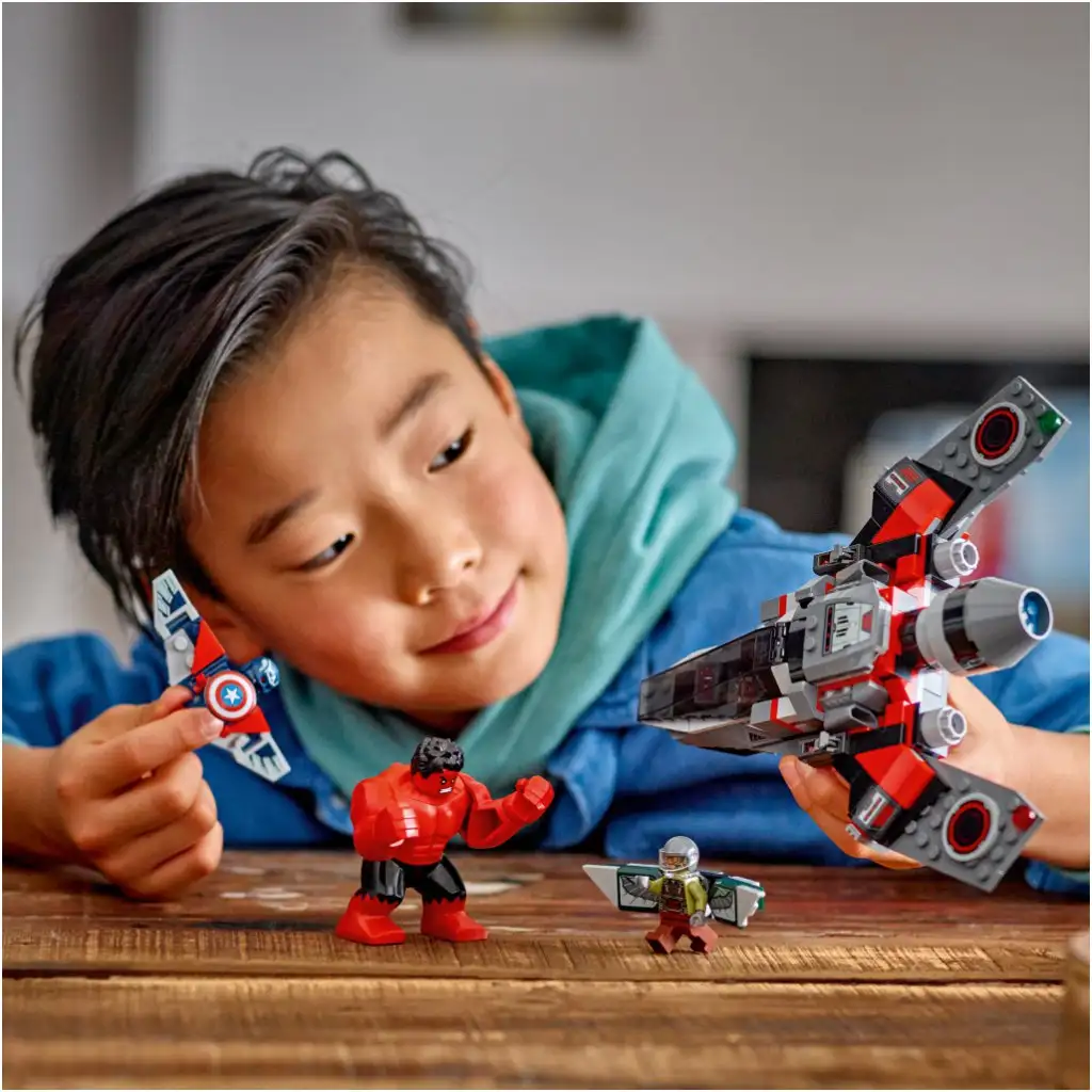 LEGO® Marvel: Amerika Kapitány vs. Vörös Hulk csata (76292) kép 6
