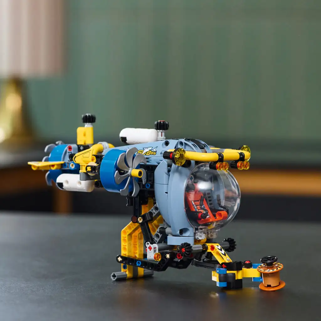 LEGO® Technic: Mélytengeri kutató tengeralattjáró (42201) kép 3
