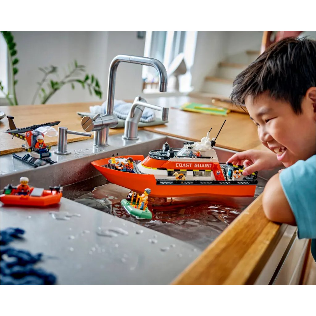 LEGO® City: Parti őrség mentőcsónak és helikopter (60504) kép 4