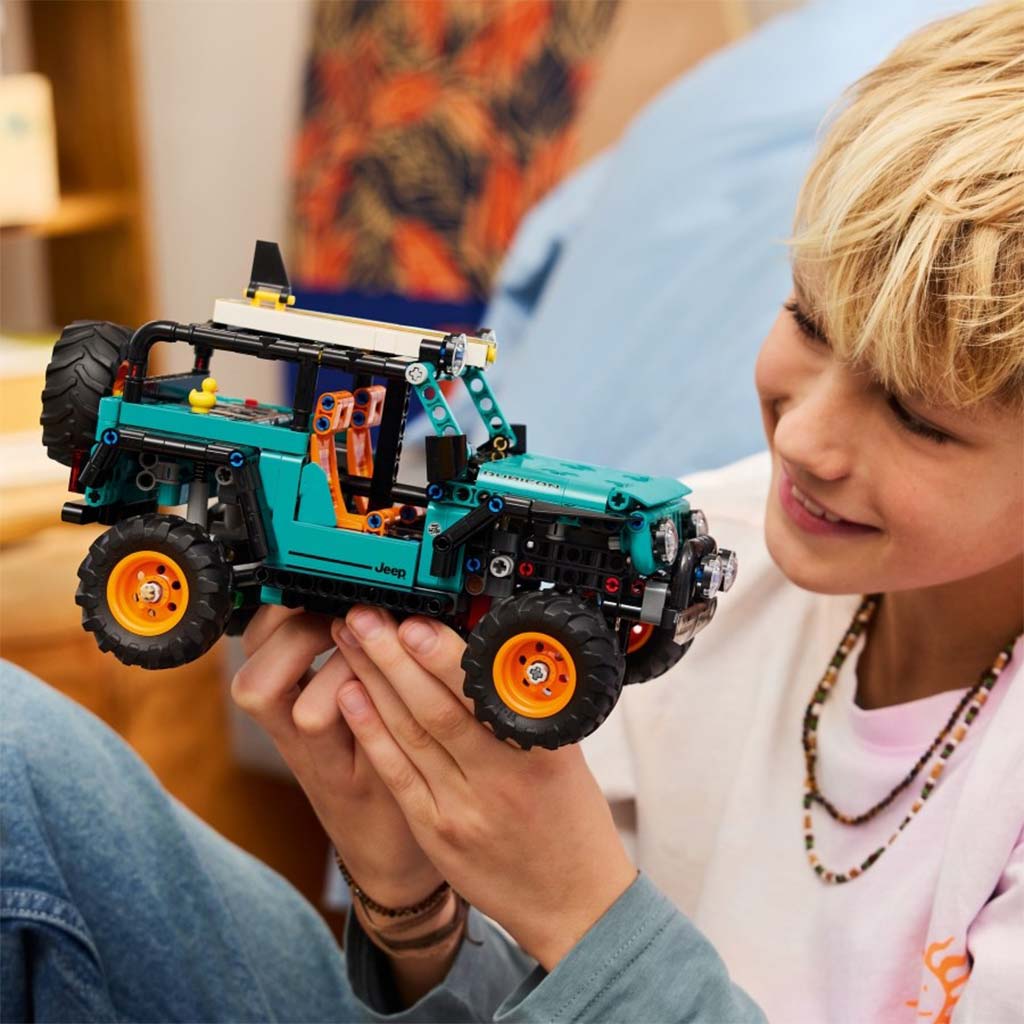LEGO® Technic: Jeep® Wrangler Rubicon SUV (42227) kép 6